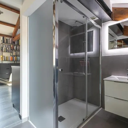 Modern Loft, Rooftop Patio, Full Kitchen *