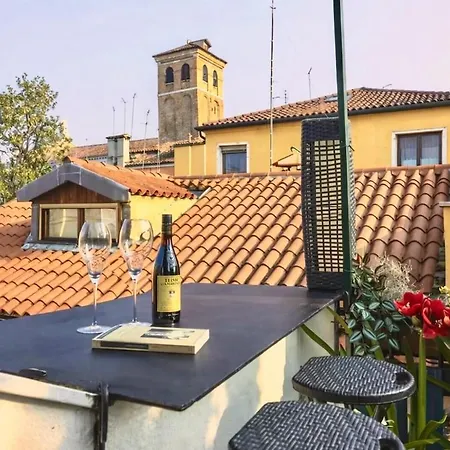 Διαμέρισμα Modern Loft, Rooftop Patio, Full Kitchen *