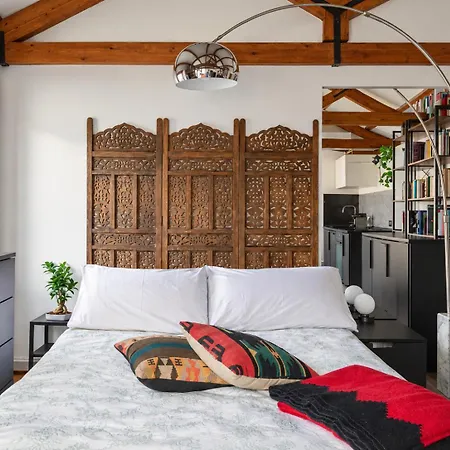 Appartamento Modern Loft, Rooftop Patio, Full Kitchen Venezia