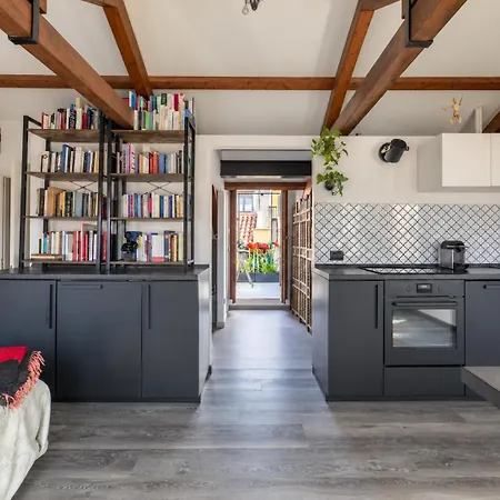 Modern Loft, Rooftop Patio, Full Kitchen Appartamento *