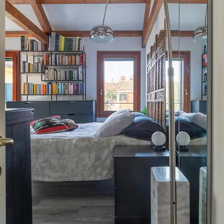 Modern Loft, Rooftop Patio, Full Kitchen Venezia