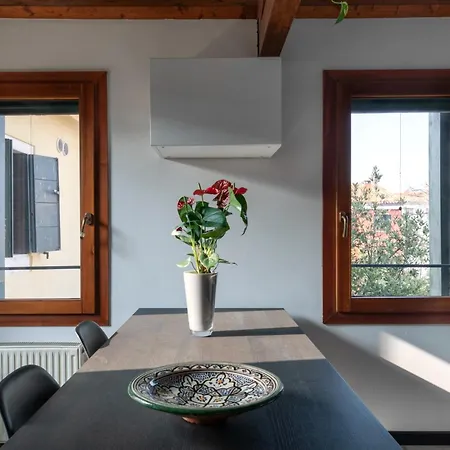 Appartement Modern Loft, Rooftop Patio, Full Kitchen
